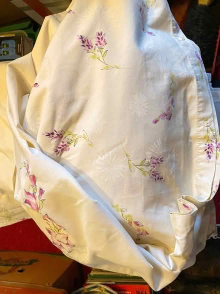 Photo of free Tudded dwfe - Duvet cover (Glanadda LL57) #1