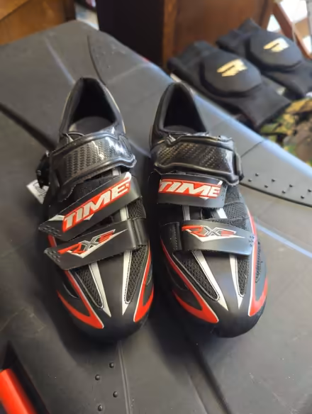Photo of free Time carbon cycling shoes size 8.5 (Royston) #1