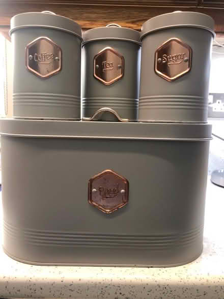 Photo of free Kitchen storage canisters (Dewsbury WF13) #1