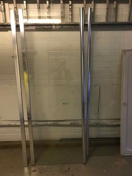 Photo of free Shower screen and tray (Thimble End B76) #2