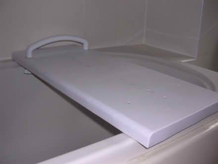 Photo of free Bath seat (Hauxton CB22) #1