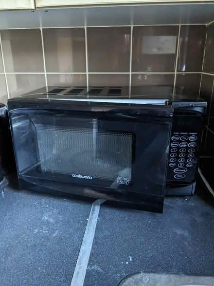 Photo of free Microwave (Hillingdon UB8) #1