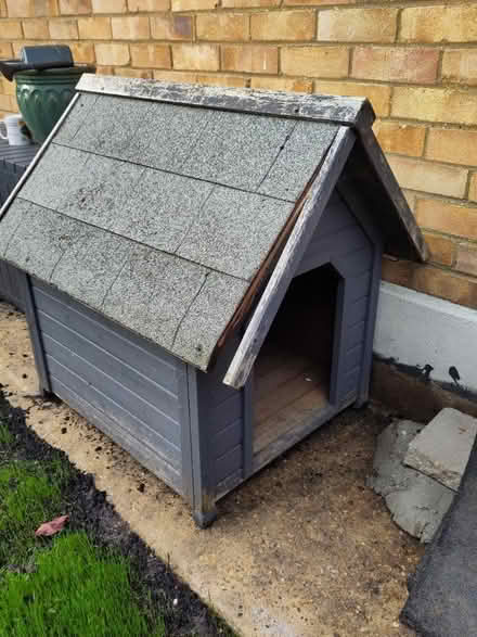 Photo of free Large wooden kennel (Canvey Island, SS8) #1