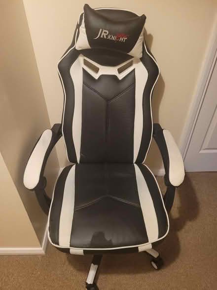 Photo of free Gaming chair (Horndean PO8) #3