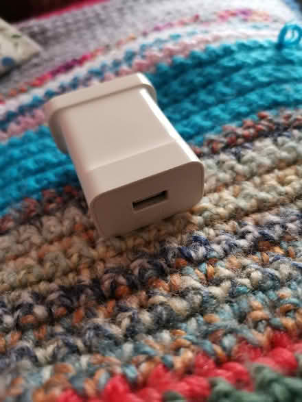 Photo of free mobile phone charger (Leeds LS13 bramley) #2