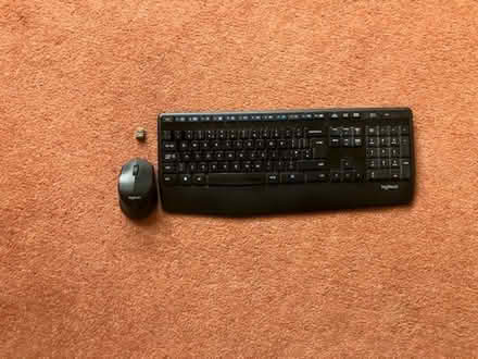 Photo of free Logitech WIFI computer keyboard and mouse (AB24) #1