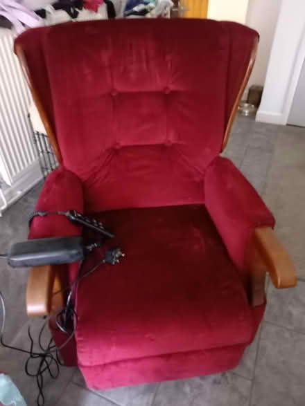 Photo of free electric riser recliner chair good condition and working ord (West Park WA10) #1