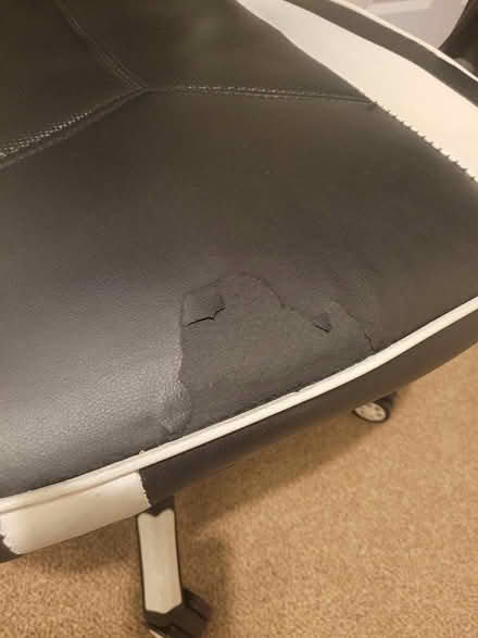 Photo of free Gaming chair (Horndean PO8) #4