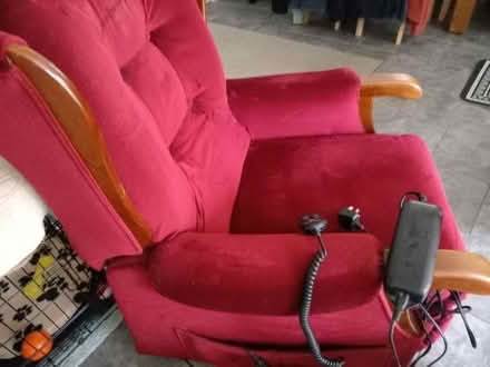 Photo of free electric riser recliner chair good condition and working ord (West Park WA10) #2