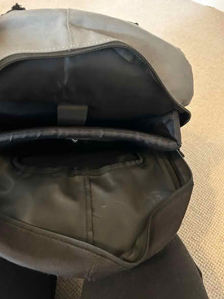 Photo of free Targus laptop bag (Loughton IG10) #3