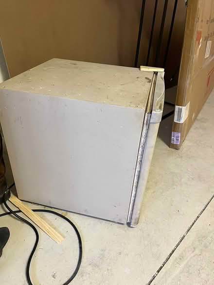 Photo of free Mini Fridge (Lakewood Ranch) #4
