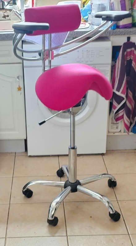 Photo of free Pink Posture chair (Crawley Down RH10) #3