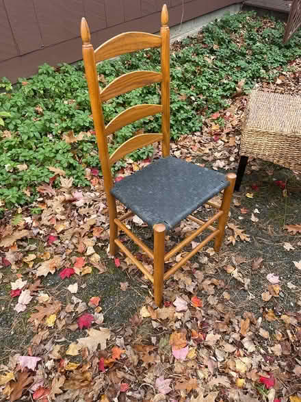 Photo of free 4 dining room chairs (Lunenburg) #1