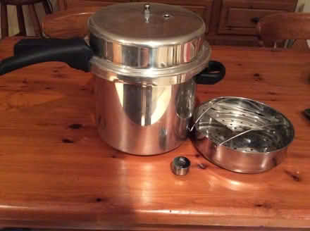 Photo of free Pressure cooker (Bucknell SY7) #1