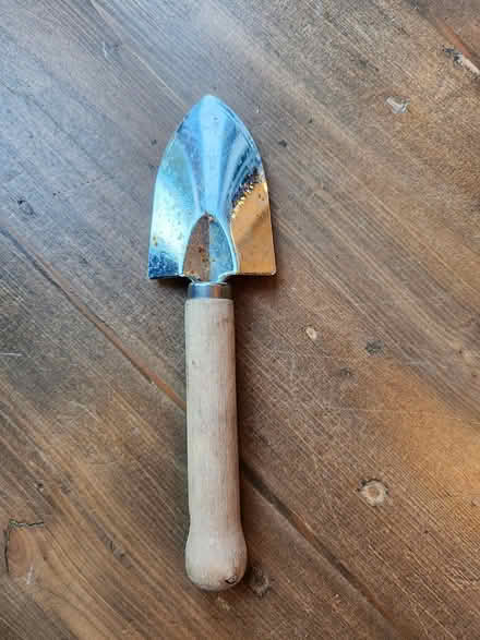 Photo of free Mini trowel (SO22 winchester) #2
