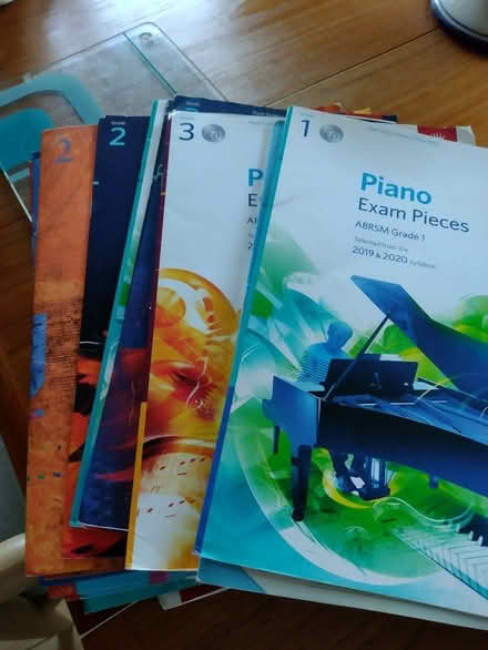 Photo of free Abrsm piano books (Melbourn Royston) #1