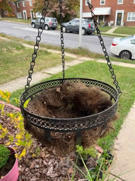 Photo of free Hanging basket for plants (Chinquapin Park) #1