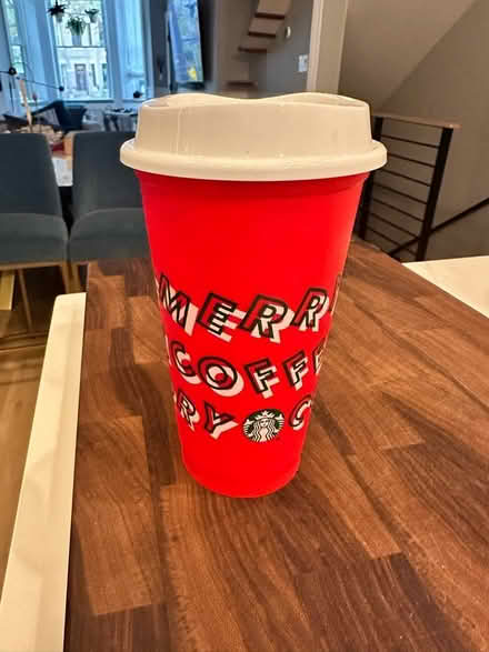 Photo of free Starbucks holiday themed cup (Columbia Heights) #1