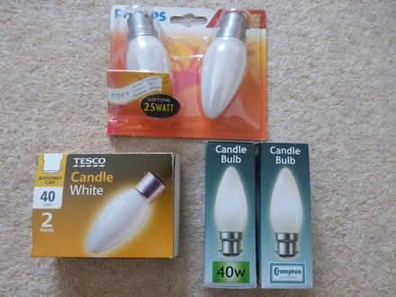 Photo of free Large Bayonet Cap B22 Incandescent Candle Light Bulbs (Totteridge HP13) #1