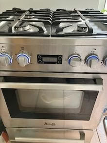 Photo of free Avanti 22-24" stove, almost new (Upper west side Columbia U.) #1