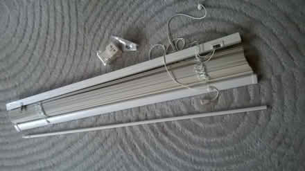 Photo of free Cream plastic horizontal blind with fixings (Horspath OX33) #1