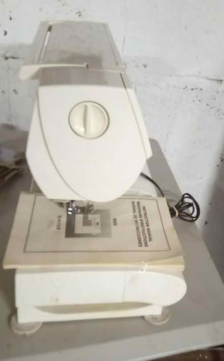Photo of free White Singer Sewing Machine 9920 (Flatbush & Church, Brooklyn) #3