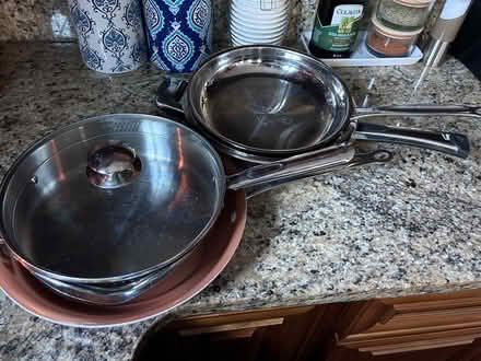 Photo of free Assorted pans (Colonial place) #1