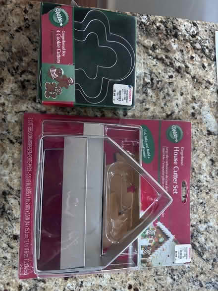 Photo of free Gingerbread House and Man Cutters (Colonial place) #1