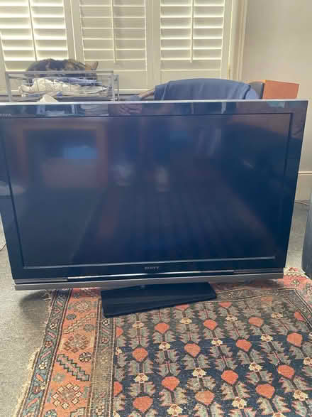Photo of free Sony Tv (greenwich SE10) #2