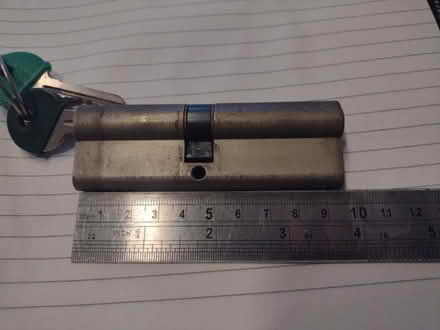 Photo of free 6 pin euro lock 45/50 +2keys (Gildersome LS27) #1