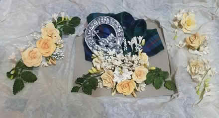 Photo of free Sugar paste flowers from a cake (Mansewood G43) #1