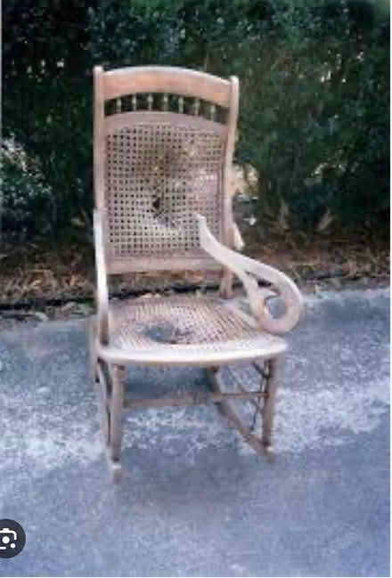 Photo of Tatty tired cane furniture (E2 Columbia rd) #1