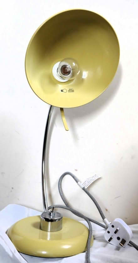 Photo of free Yellow table / desk lamp (Weybridge KT13) #1