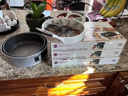 Photo of free Mini cheesecake pans (Colonial place) #1
