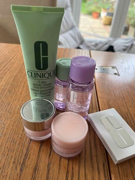 Photo of free makeup gifts (OX1) #1