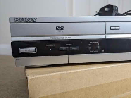 Photo of free Sony DVD & Video Recorder (Hook RG27) #1