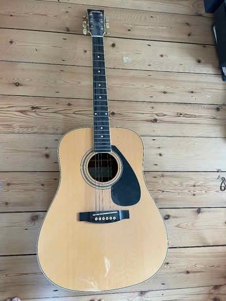 Photo of free Broken guitar (Welwyn AL6) #1