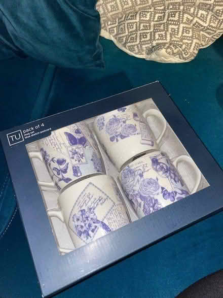 Photo of free Gift set mugs (Broad Green, CR0) #2