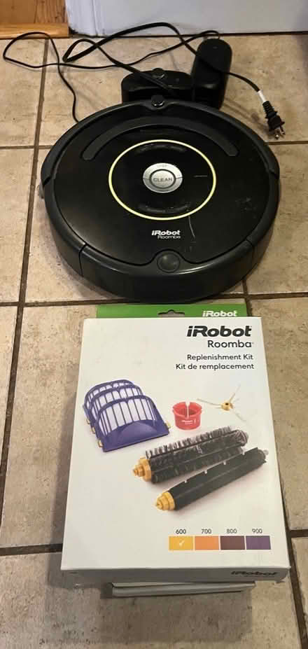 Photo of free Roomba 650 vacuum plus parts (Swarthmore) #1