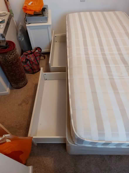 Photo of free Single 2 drawer bed and mattress (Bramingham, Luton.) #2