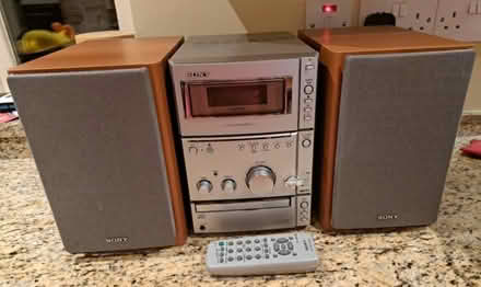 Photo of free Mini HiFi (Sony HCD-CPX1) (Teddington TW11) #1