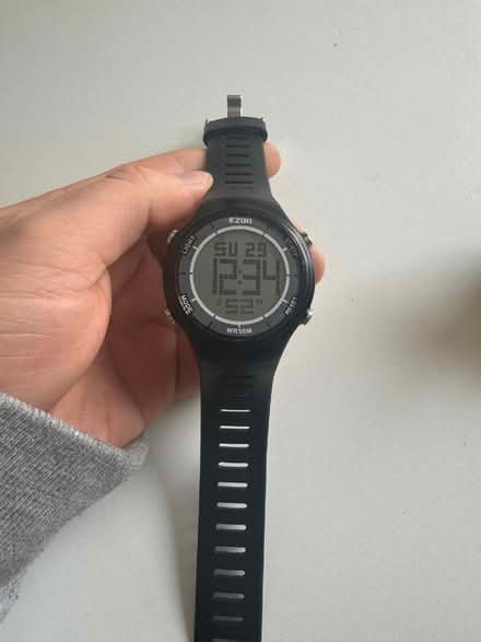 Photo of free Digital Watch (Round Hill BN2) #1
