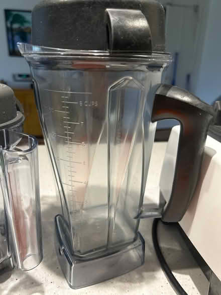 Photo of free Vitamix VM0102 with baskets (Bronx, New York) #3
