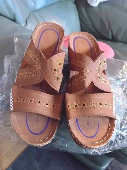 Photo of free ladies slip on sandals size 5 (Gaywood PE30) #1