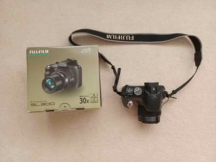 Photo of free Fuji SL 3oo Digital Camera (Hitchin SG4) #1
