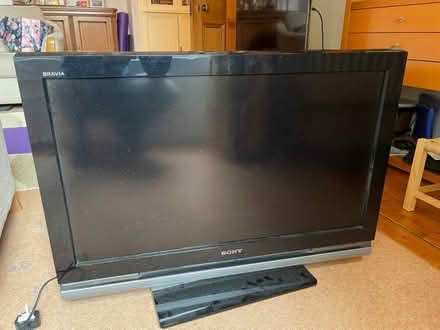 Photo of free Sony HD TV 32" Screen (Sciennes EH9) #1