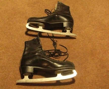 Photo of free size 7 ice skates (Haldens AL7) #1