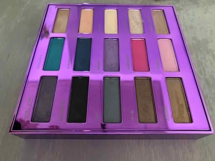 Photo of free Eyeshadow palette (Hackney E8) #3