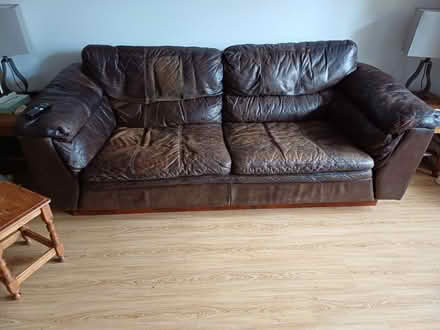 Photo of free Settee and armchair (Alexandre Palace area) #2