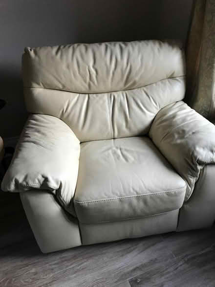 Photo of free Armchair (Two Dales DE4) #2